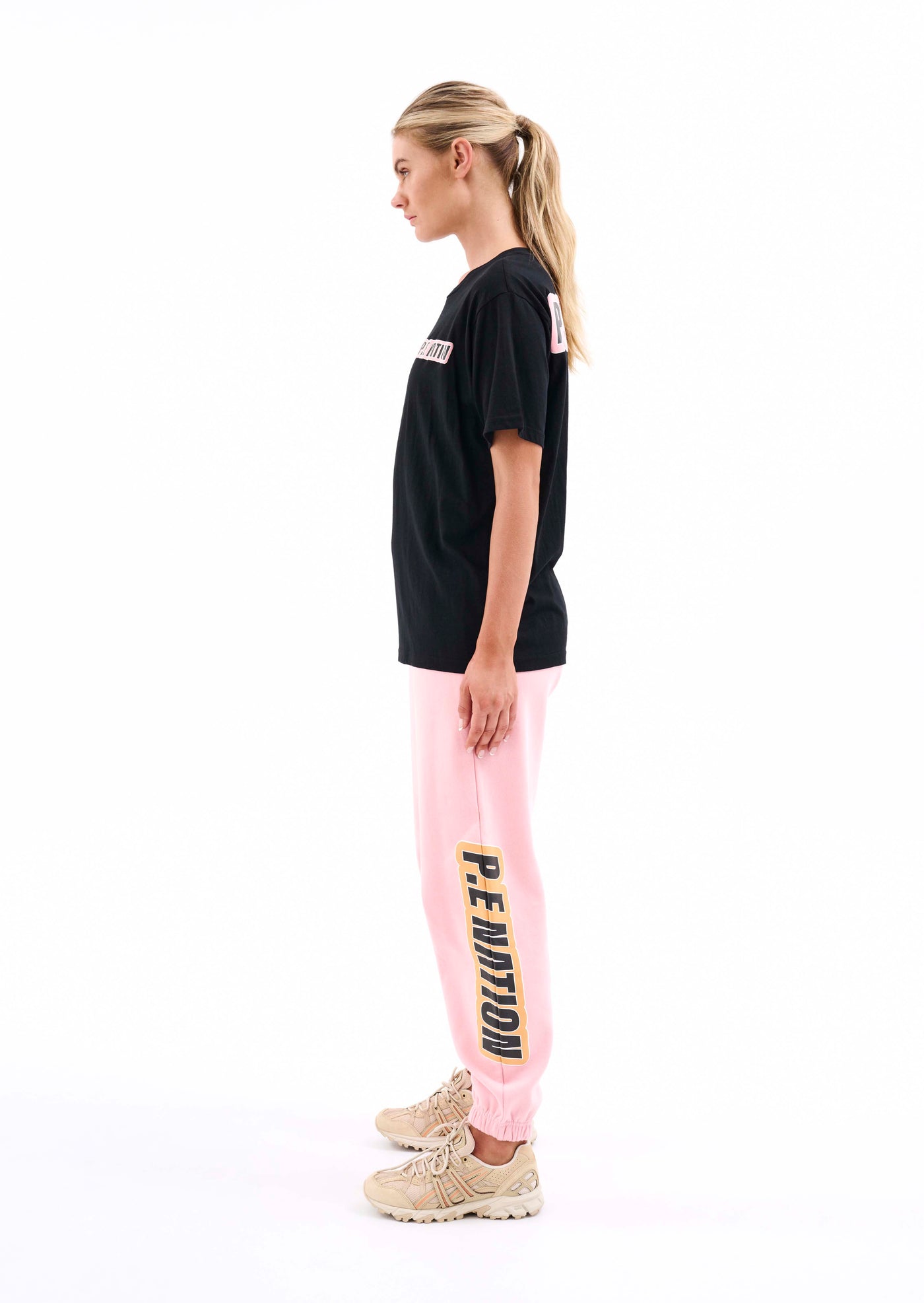 MAIN DRAW TEE IN BLACK