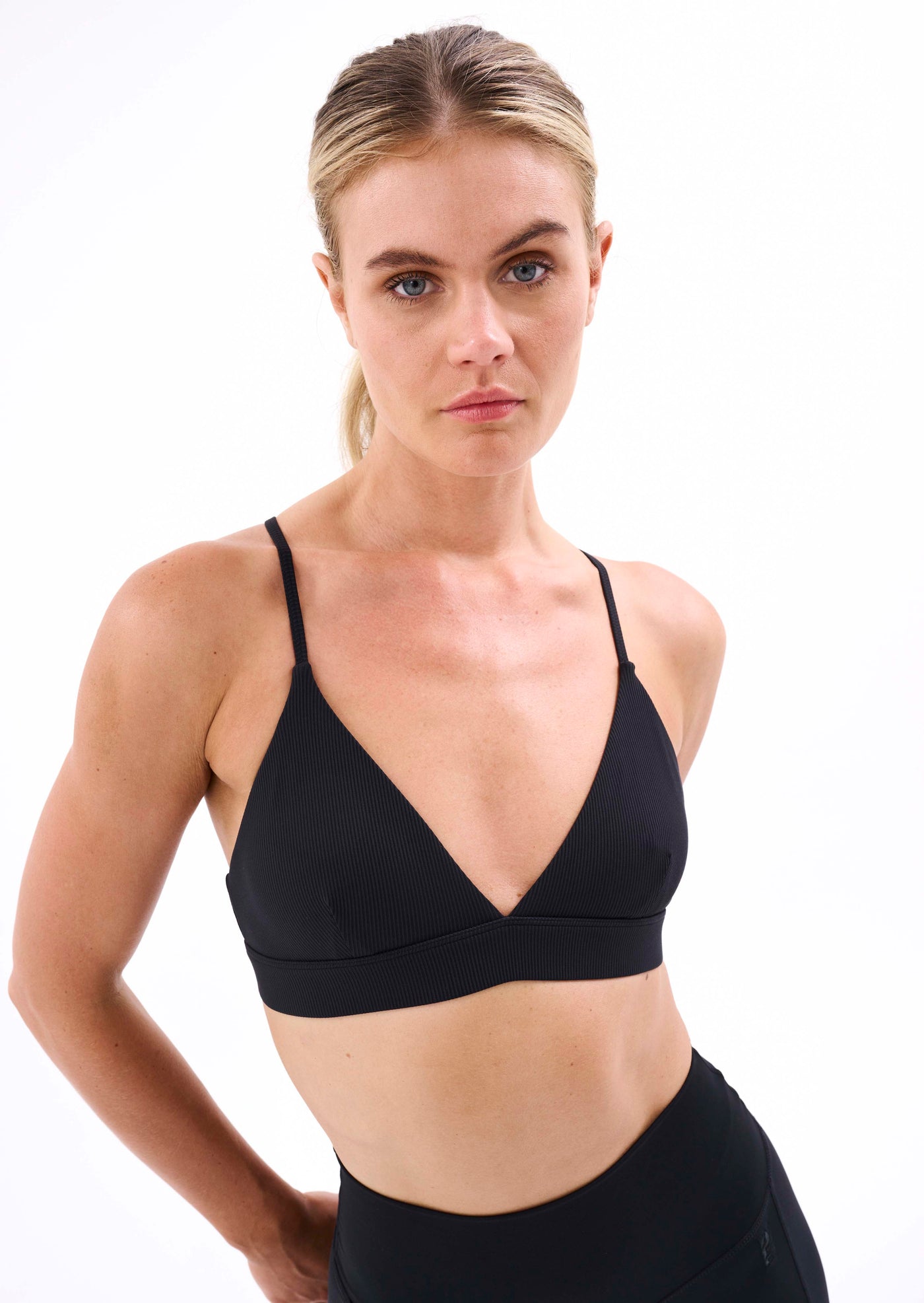 FREE PLAY SPORTS BRA IN BLACK