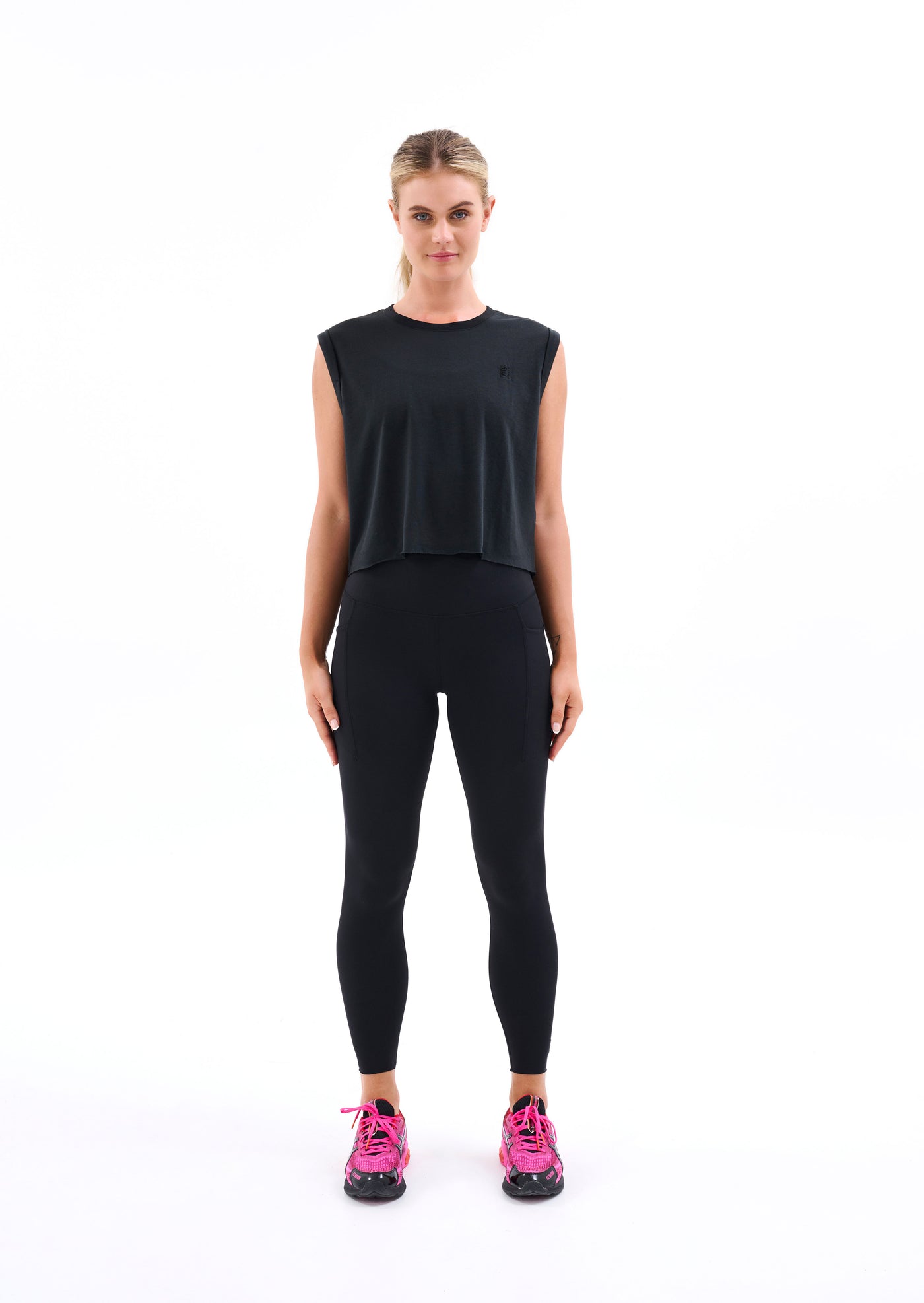 PERFECT SCORE TANK IN BLACK