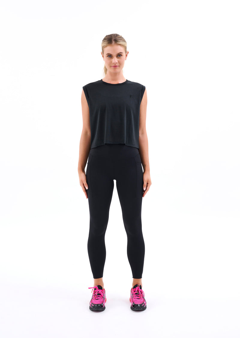 PERFECT SCORE TANK IN BLACK
