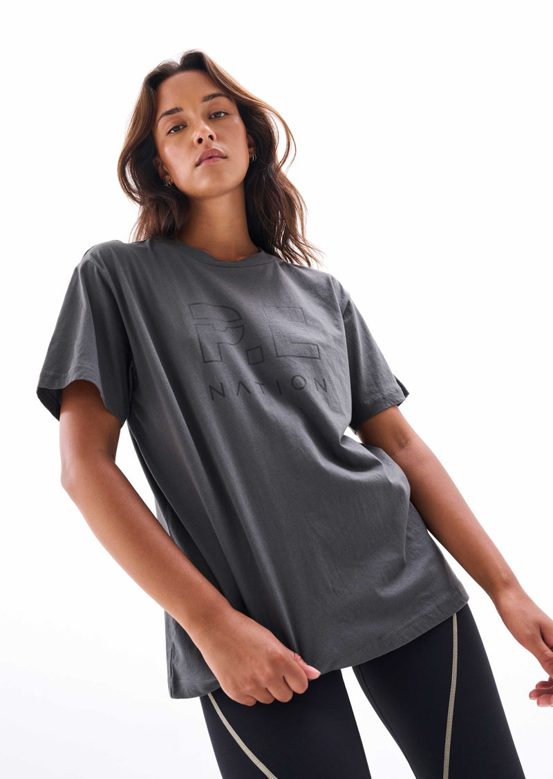 HEADS UP TEE IN DARK SHADOW