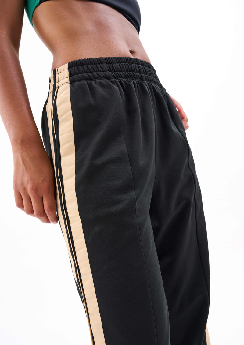 AVENTURA PANT IN BLACK