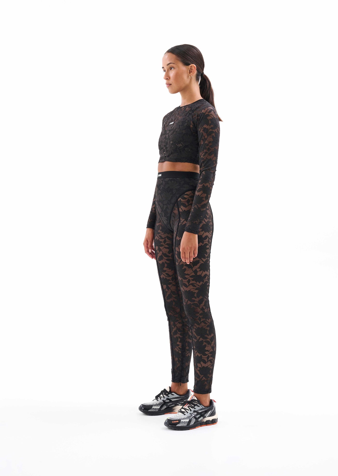 LEADING SCORE LEGGING IN BLACK