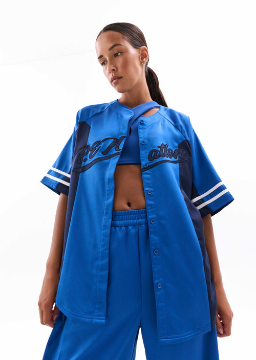 BASERUNNER TEE IN CLASSIC BLUE