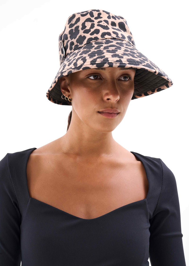 VALLEY BUCKET HAT IN ANIMAL/CHARCOAL