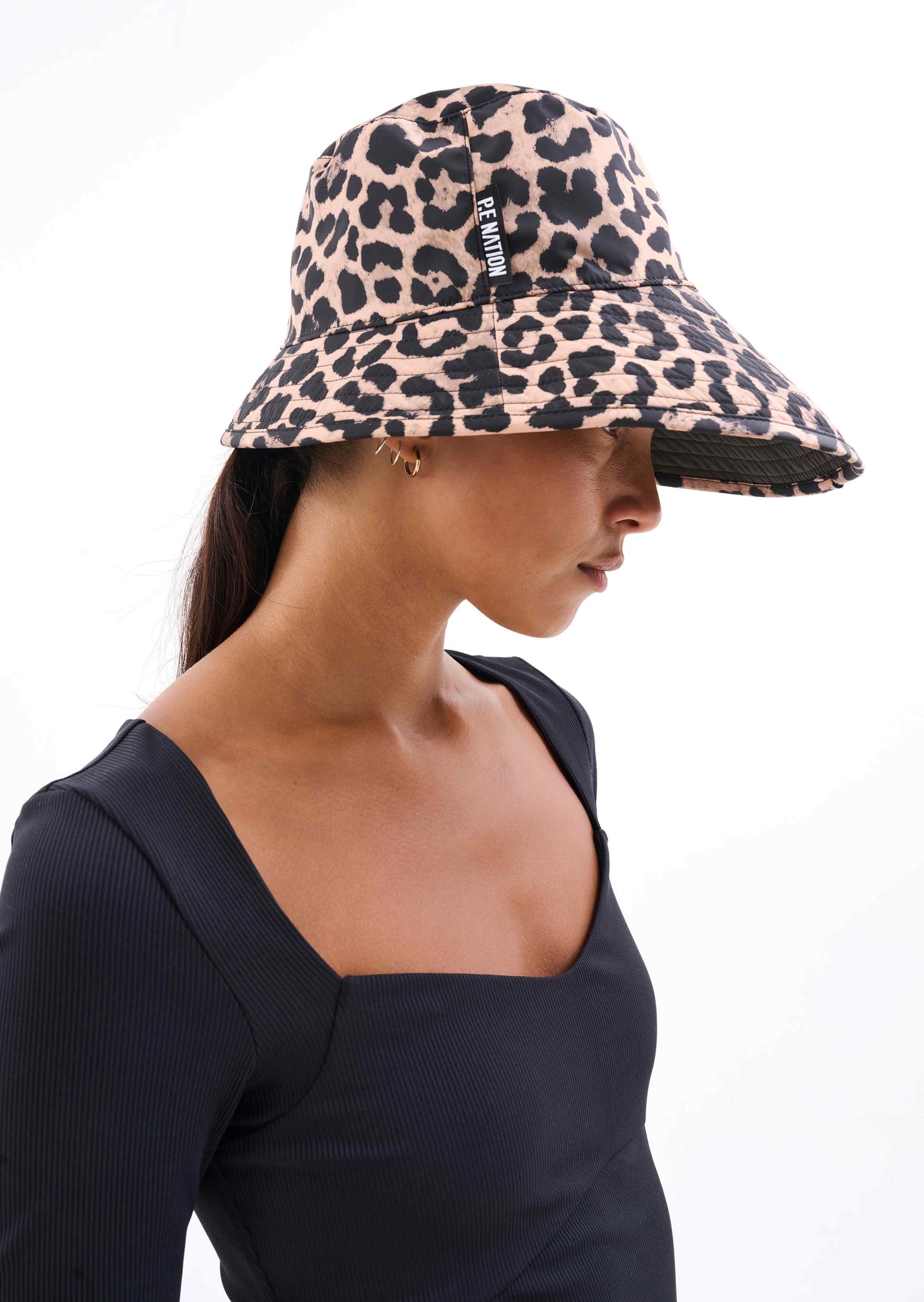 VALLEY BUCKET HAT IN ANIMAL/CHARCOAL