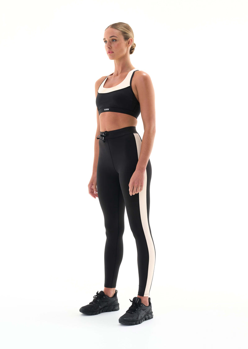 DEFENDING ZONE SPORTS BRA IN BLACK