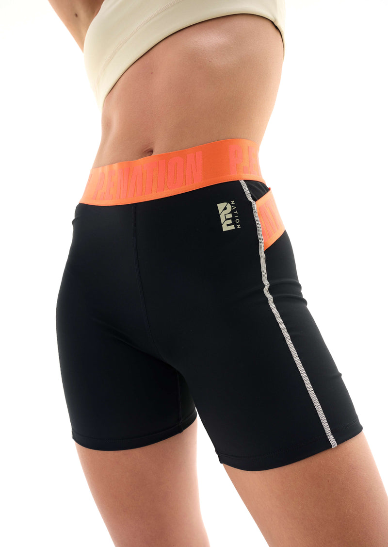 FAIRWAY PILATES SHORT IN BLACK