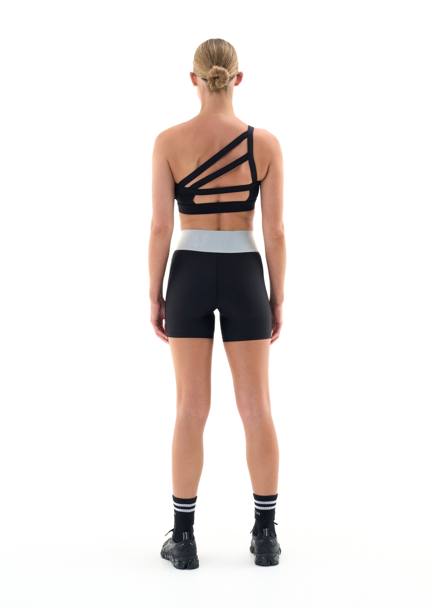 ENTITY BIKE SHORT IN BLACK