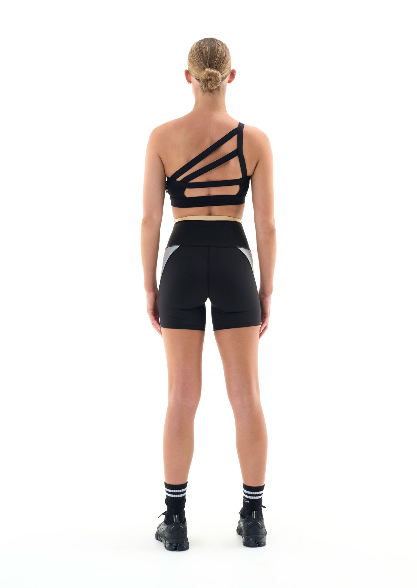 DIVISION ONE BIKE SHORT IN BLACK