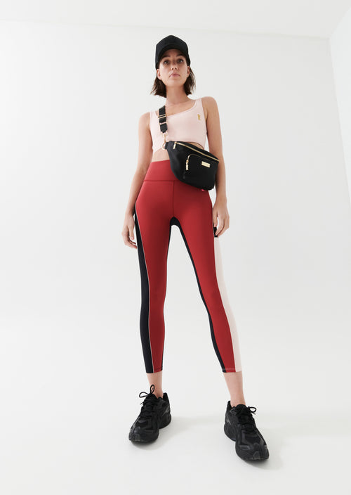 FLUID LEGGING IN GARNET