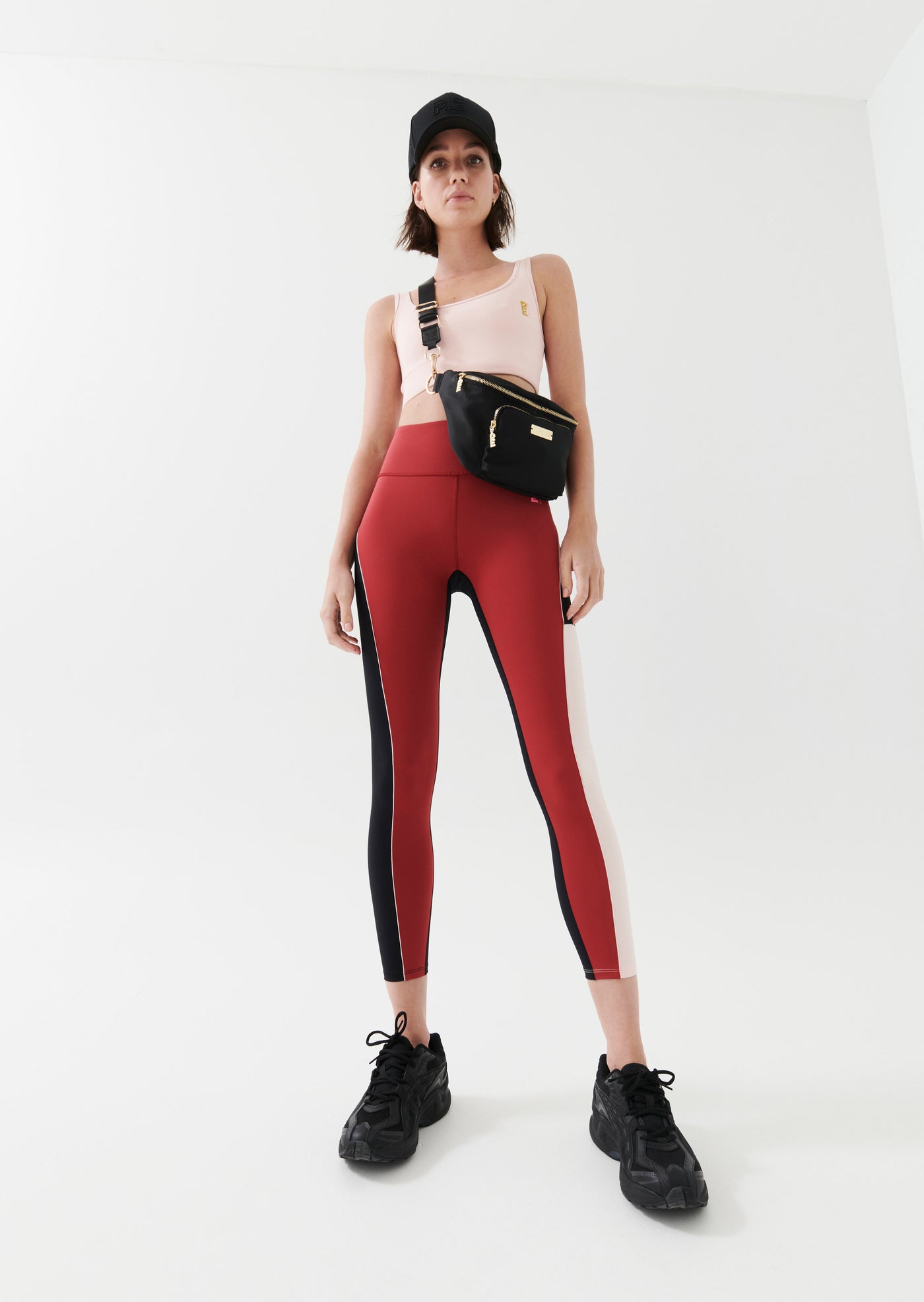 FLUID LEGGING IN GARNET