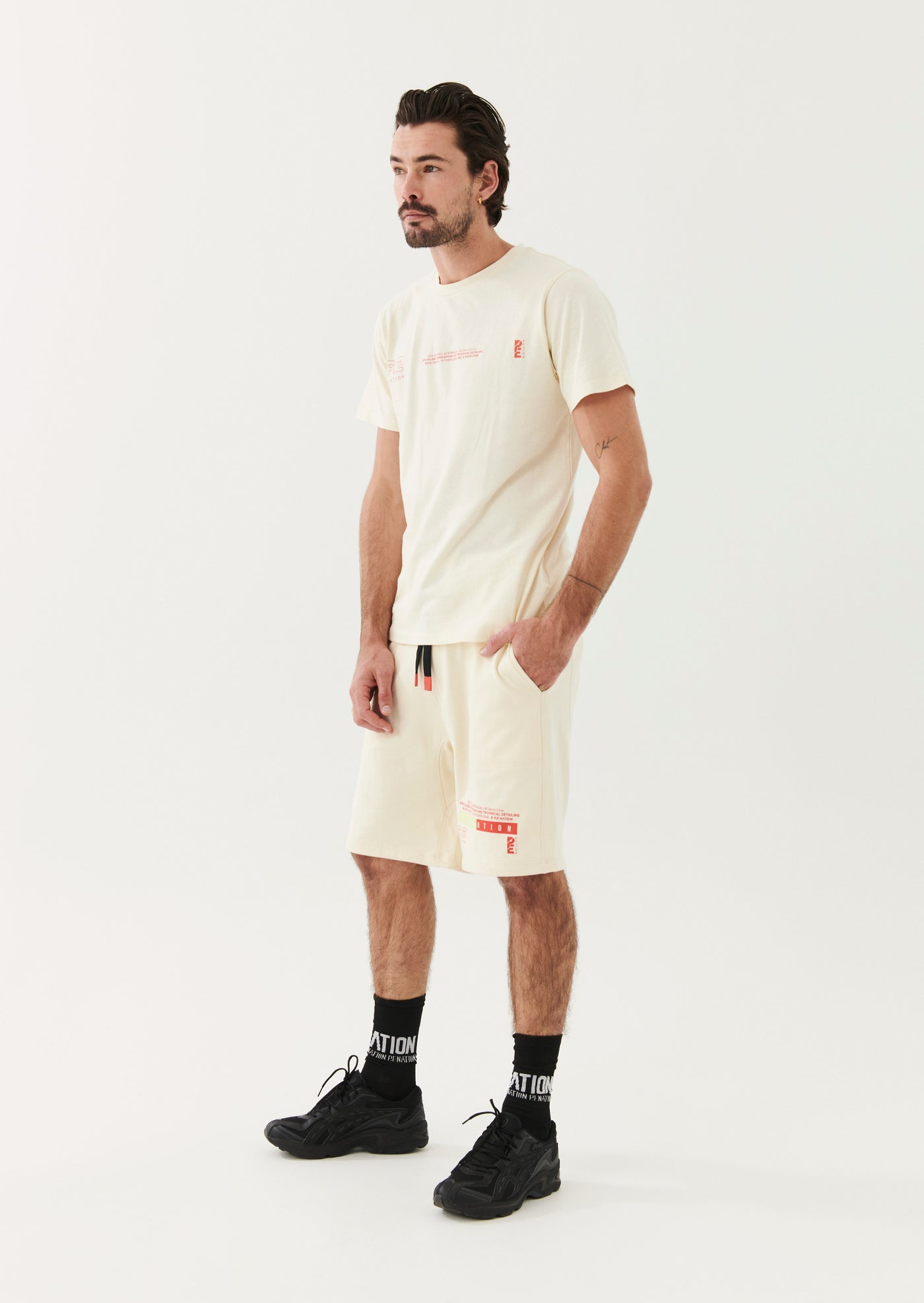 CUTBACK SHORT IN WHITE