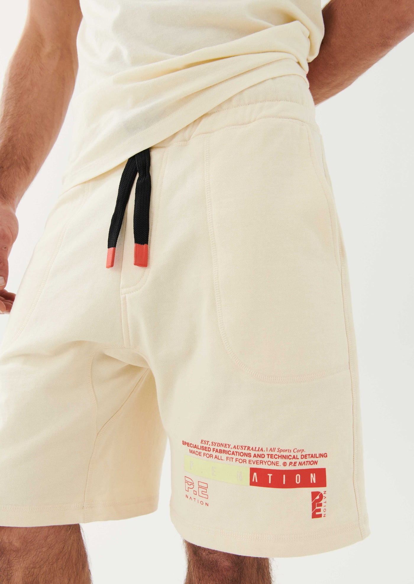 CUTBACK SHORT IN WHITE