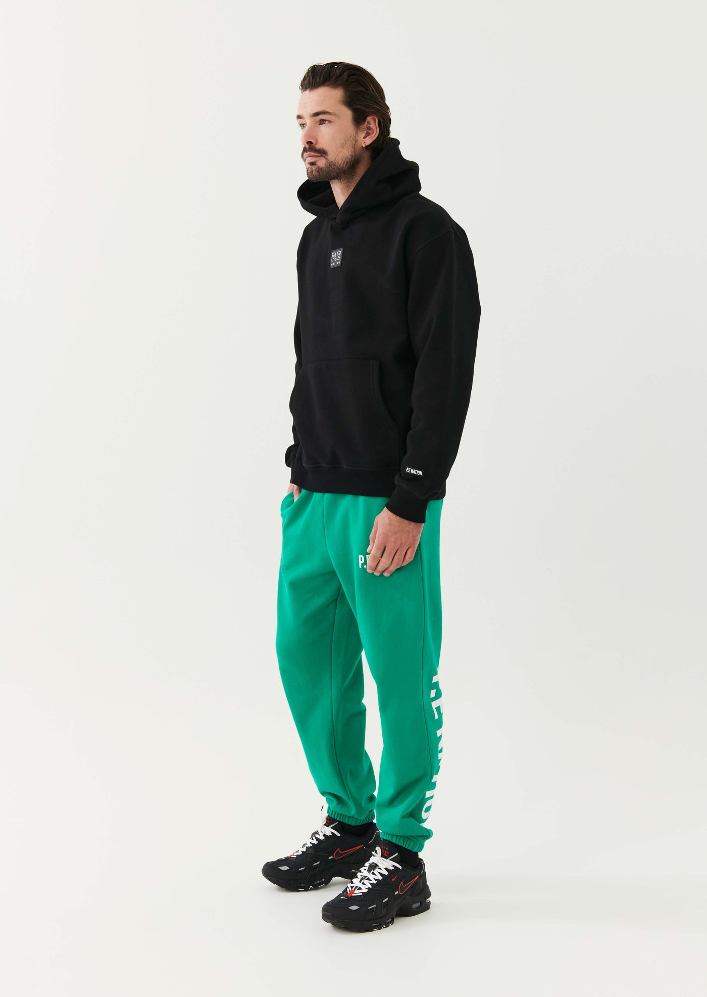 INTERVAL TRACKPANT IN GREEN