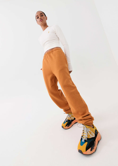 RESET TRACKPANT IN GOLDEN OAK
