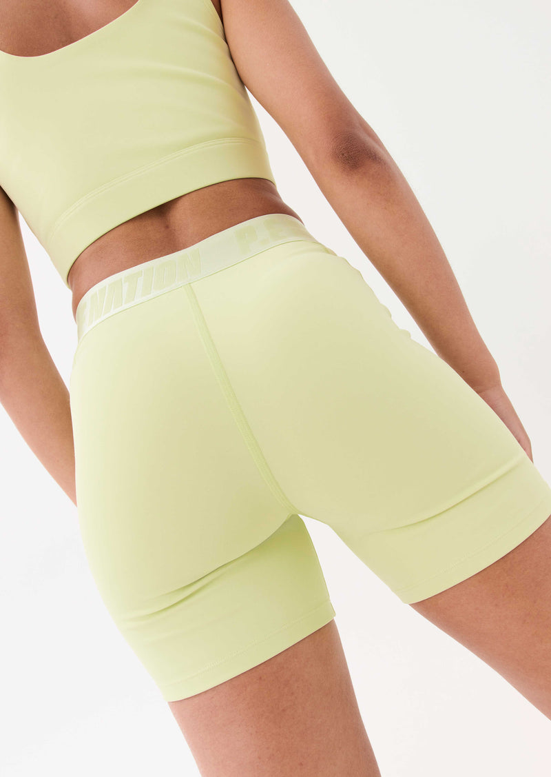 BACKCHECK SHORT IN LIME