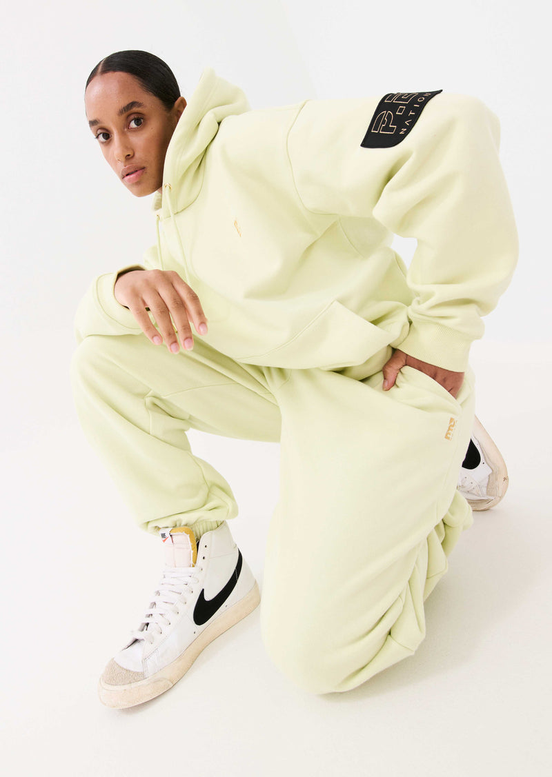 ALL AROUND TRACKPANT IN MAJESTIC LIME