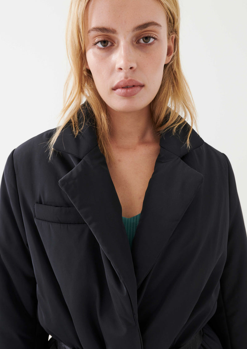 BACK STOP JACKET IN BLACK