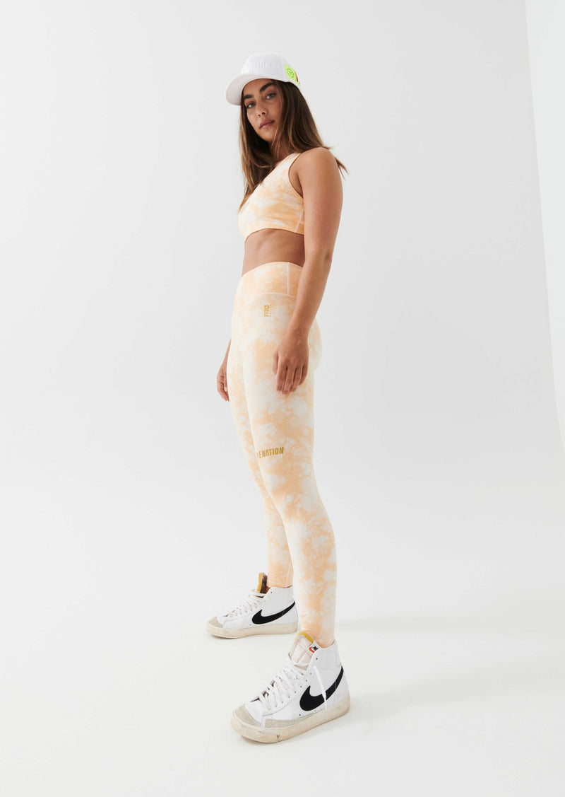 REACT LEGGING IN GOLDEN SAND