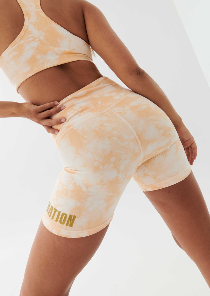 REACT SHORT IN GOLDEN SAND