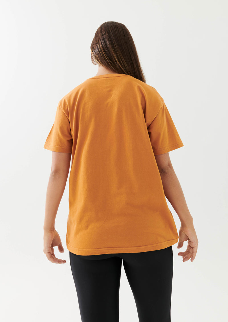 HEADS UP TEE IN GOLDEN OAK