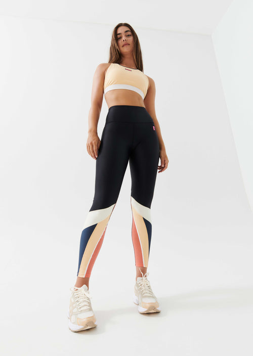 LEFT FIELD LEGGING IN BLACK