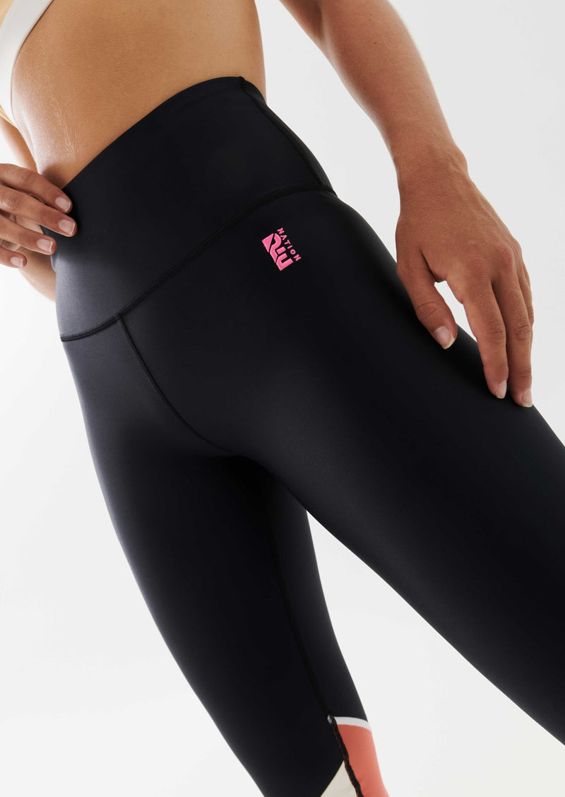 LEFT FIELD LEGGING IN BLACK