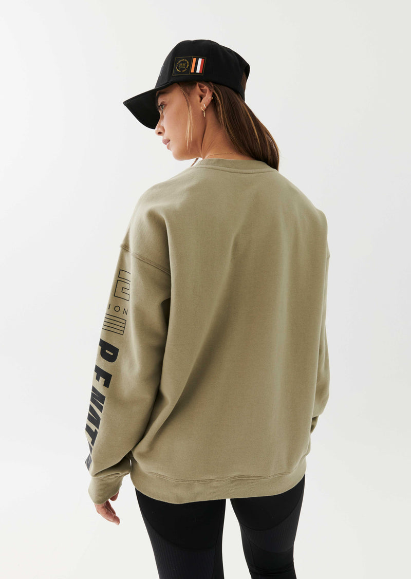 ELEVATE SWEAT IN SILVER SAGE