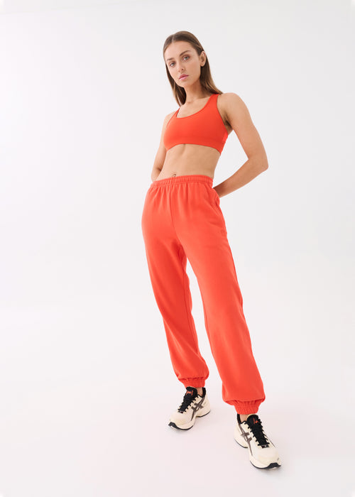 PRIMARY TRACKPANT IN CHERRY TOMATO