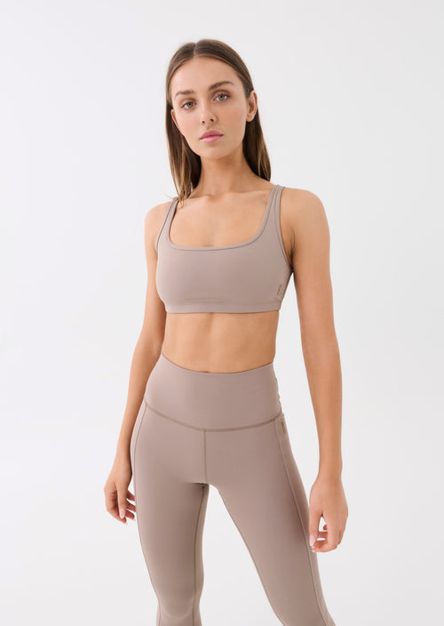 AMPLIFY SPORTS BRA IN SILVER MINK