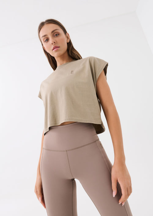 DIRECTION TEE IN SILVER MINK