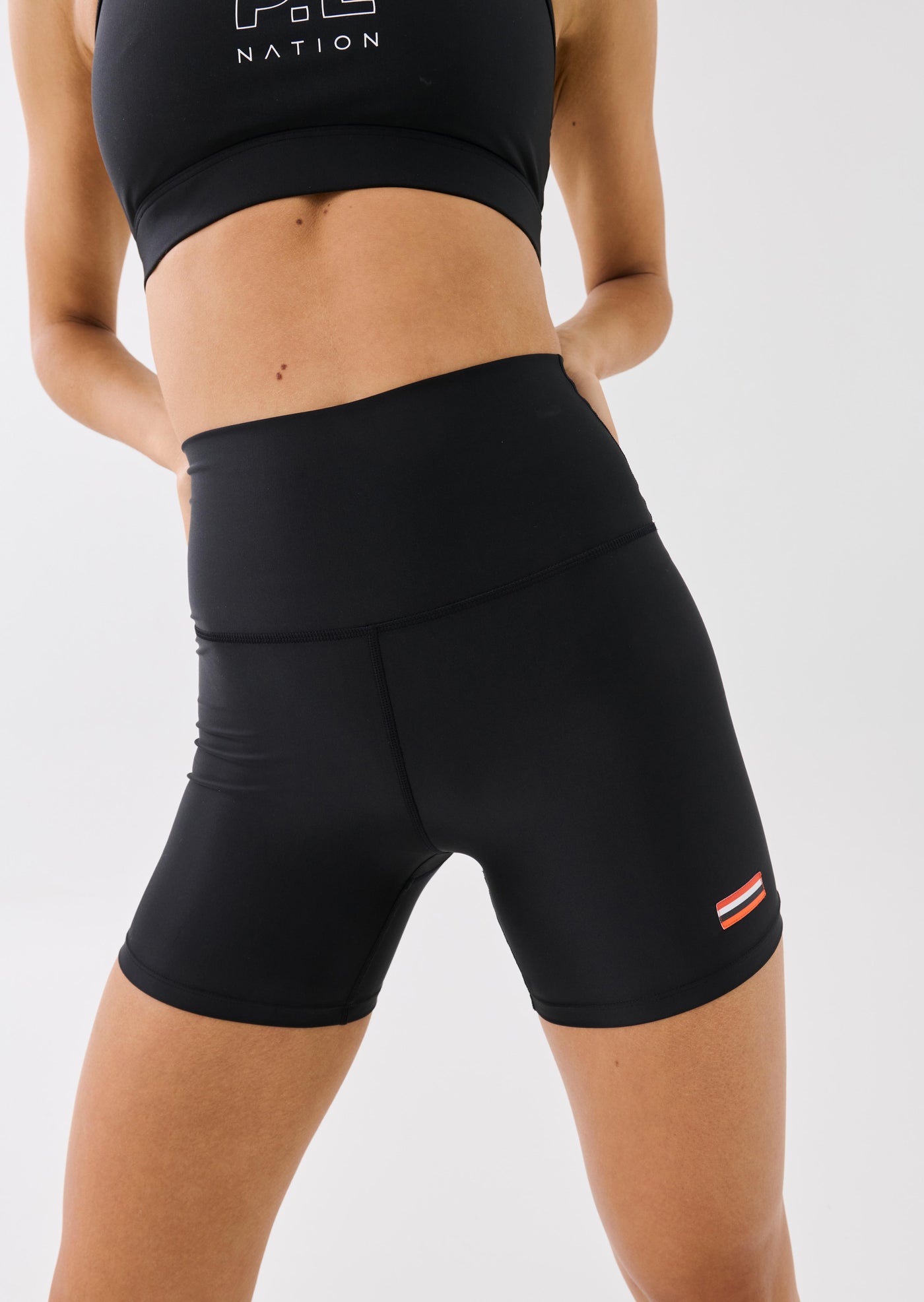 PERSEVERANCE SHORT IN BLACK