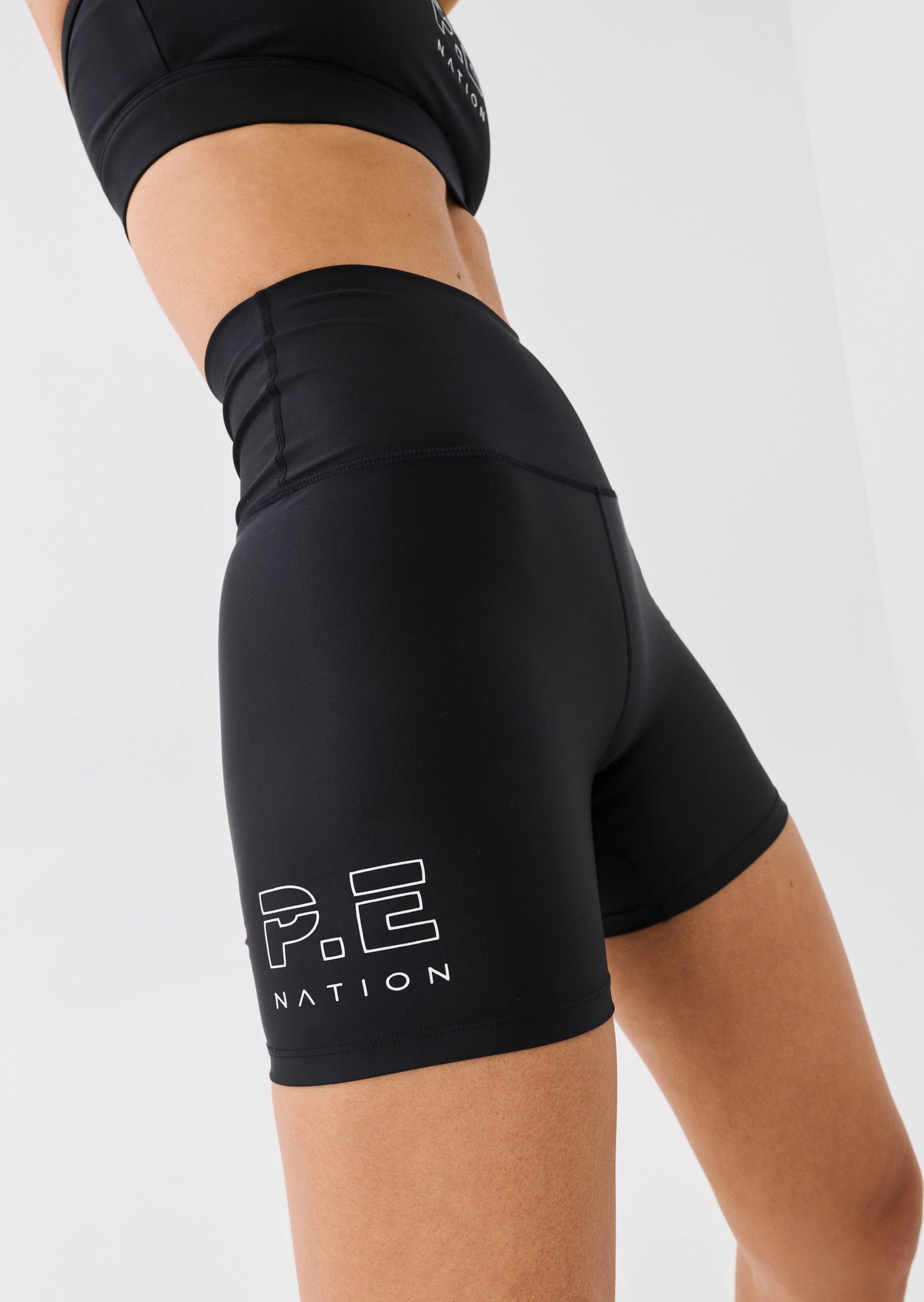PERSEVERANCE SHORT IN BLACK