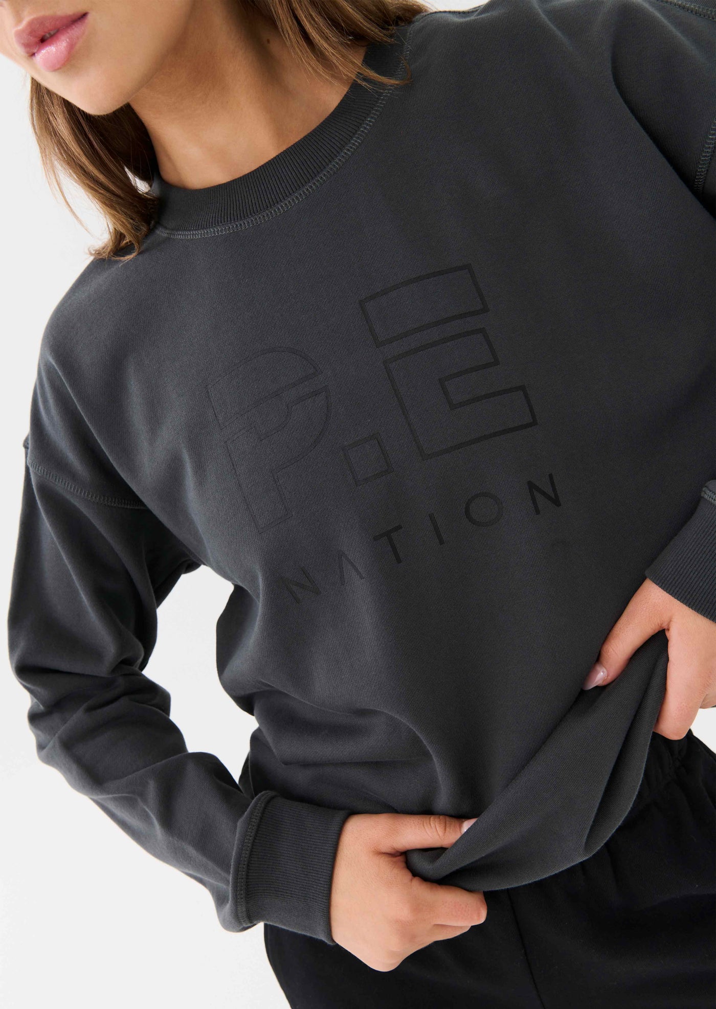 HEADS UP SWEAT IN CHARCOAL