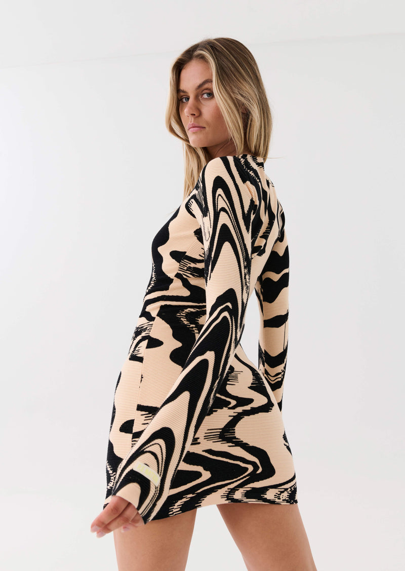 NEW WAVE KNIT DRESS IN LIQUIFY PRINT