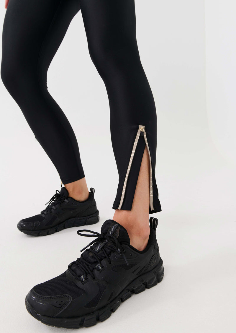 STEADY RUN LEGGINGS IN BLACK