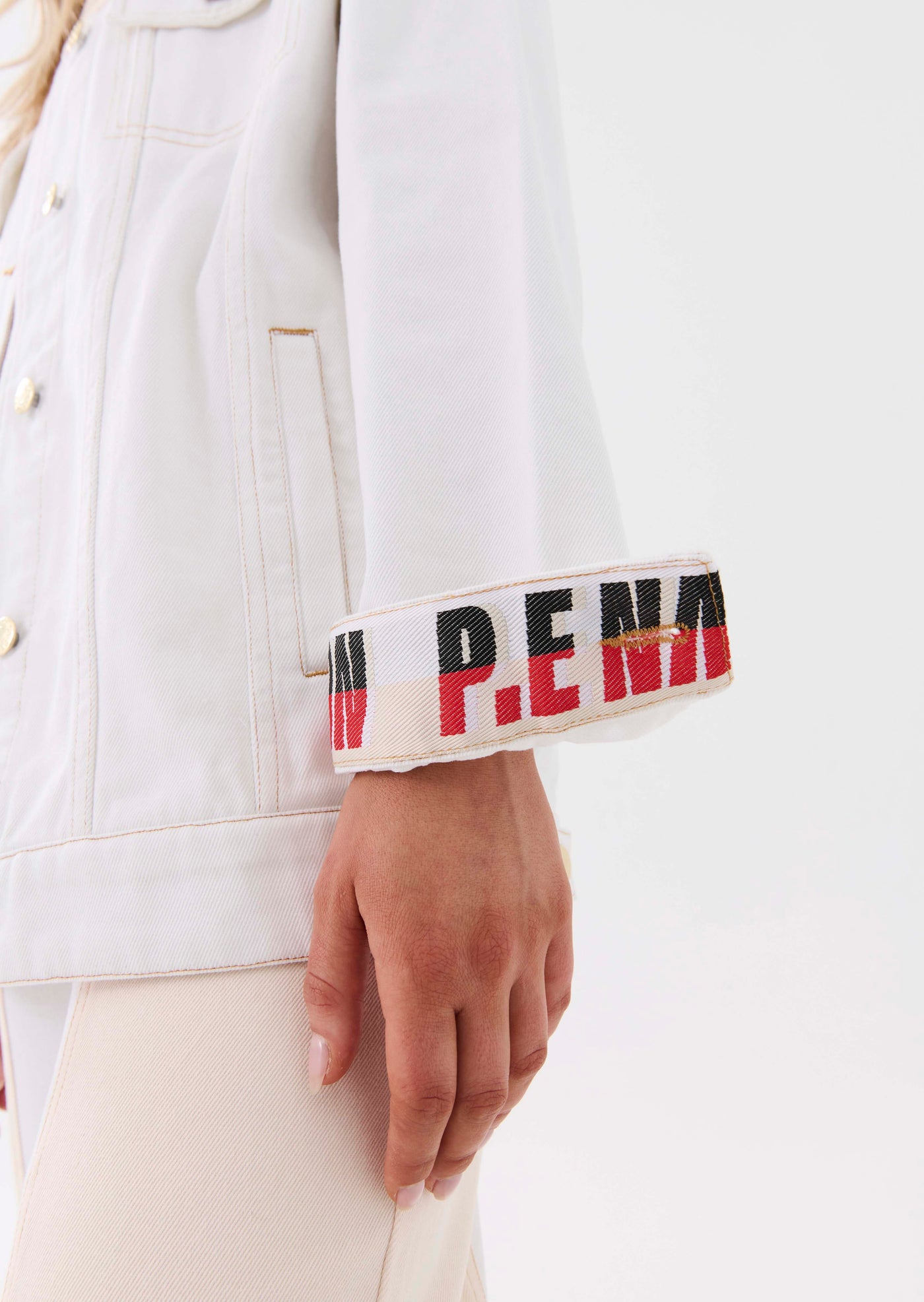 REFRAME JACKET IN WHITE