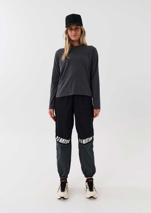 HEADS UP L/S TOP IN CHARCOAL