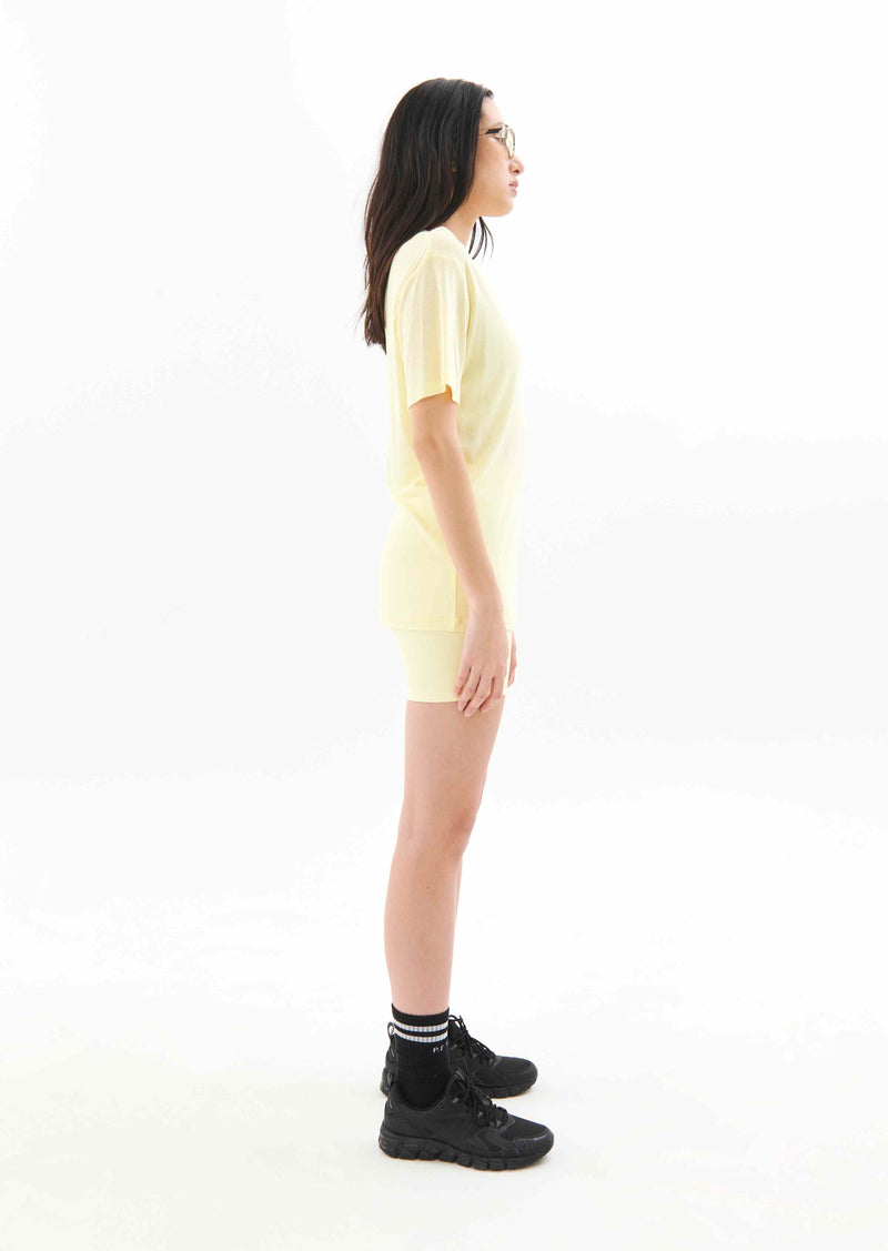 PRIMARY TEE IN WAX YELLOW