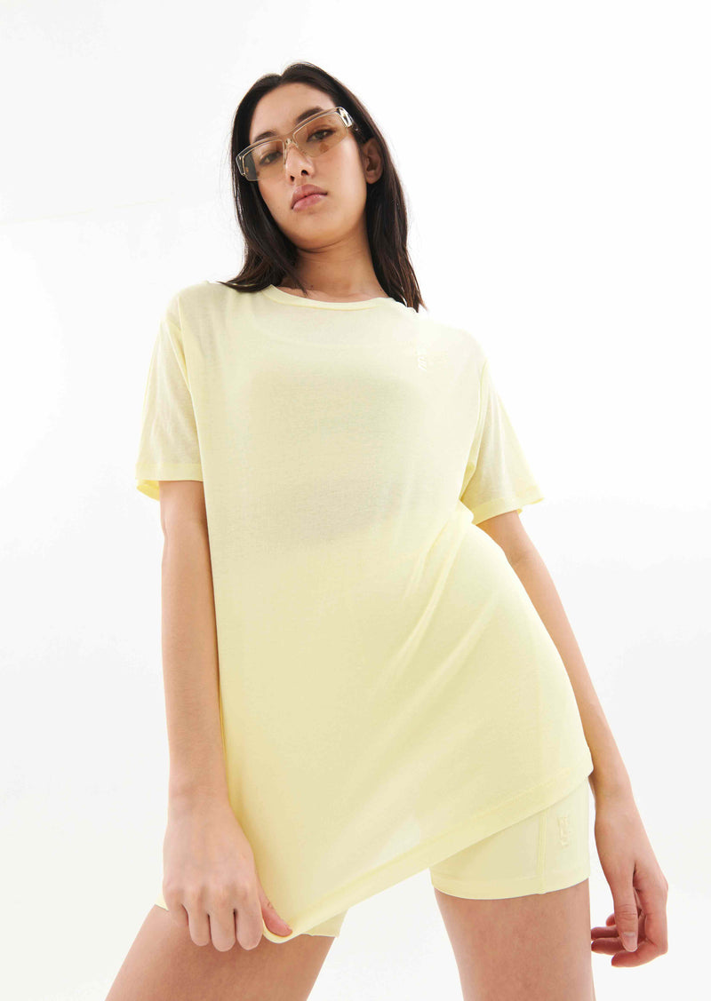 PRIMARY TEE IN WAX YELLOW