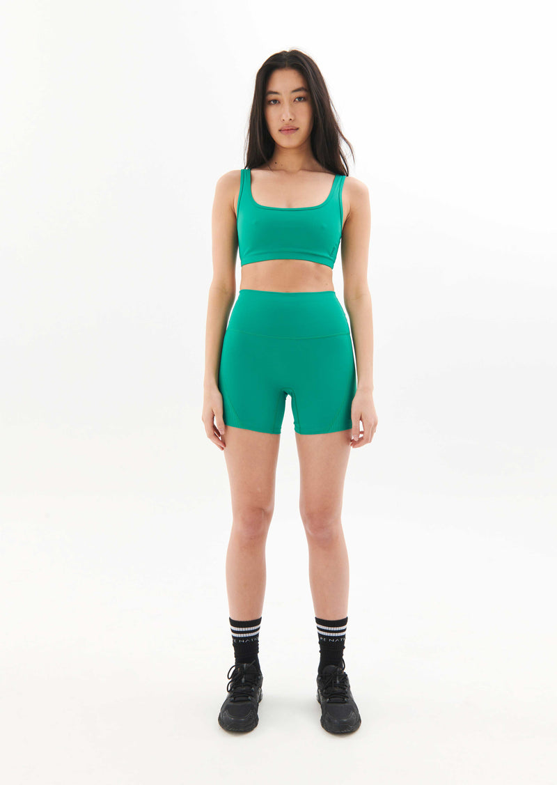 AMPLIFY SPORTS BRA IN GOLF GREEN