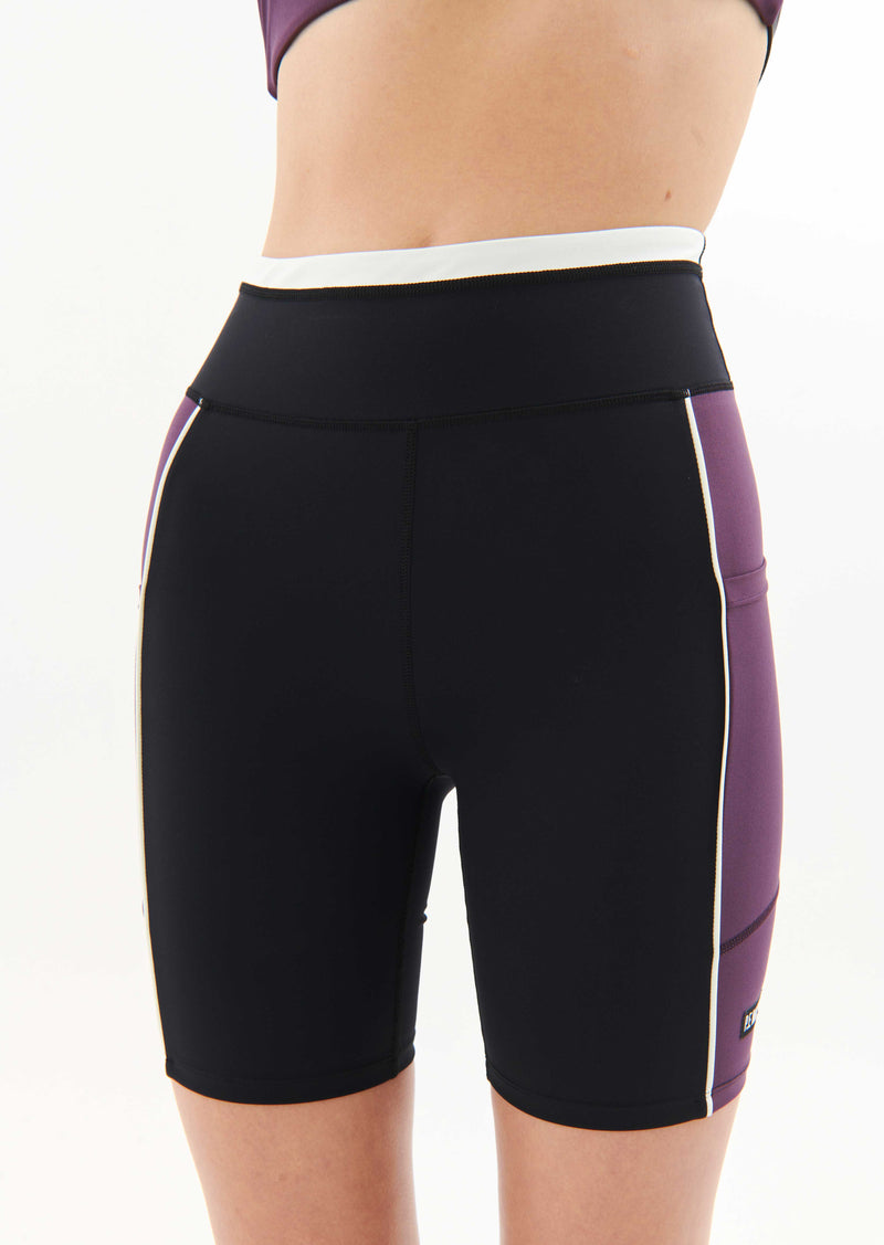 MOTION BIKE SHORT IN BLACK