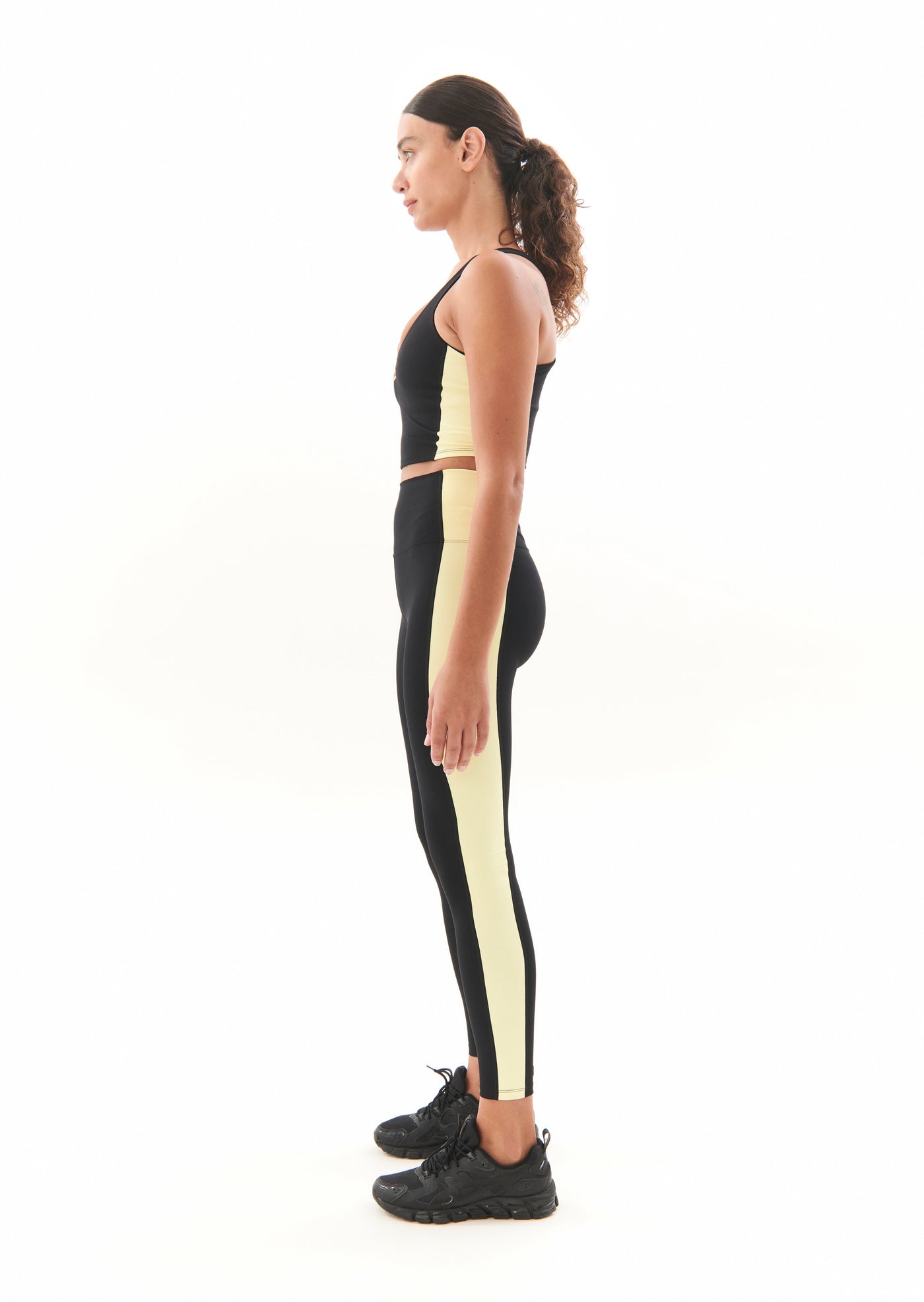 DEDICATION SPORTS BRA IN BLACK