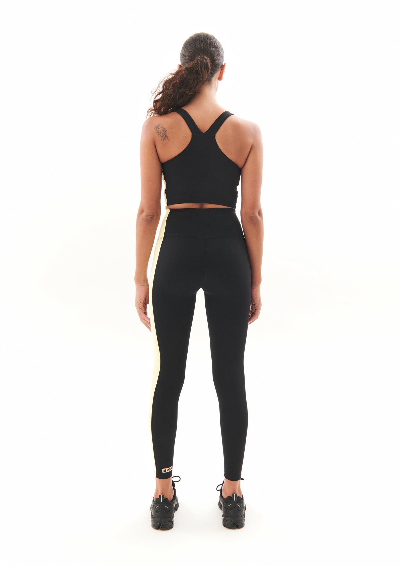 DEDICATION SPORTS BRA IN BLACK