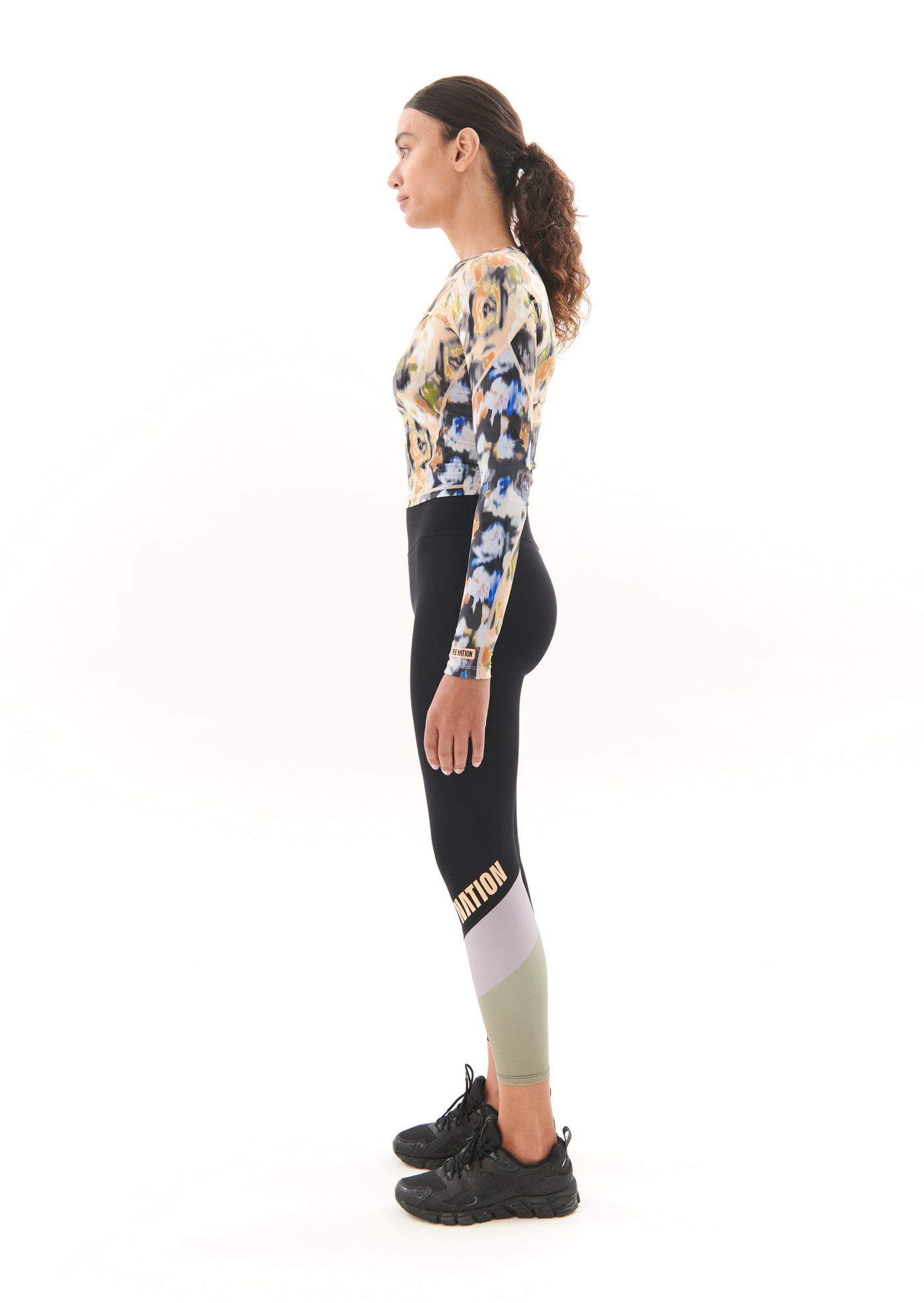 VISUALISE LS TOP IN FLORAL PRINT LIGHT