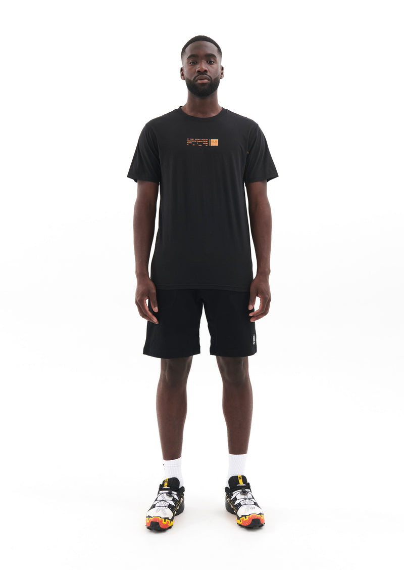ADAPT TEE IN BLACK