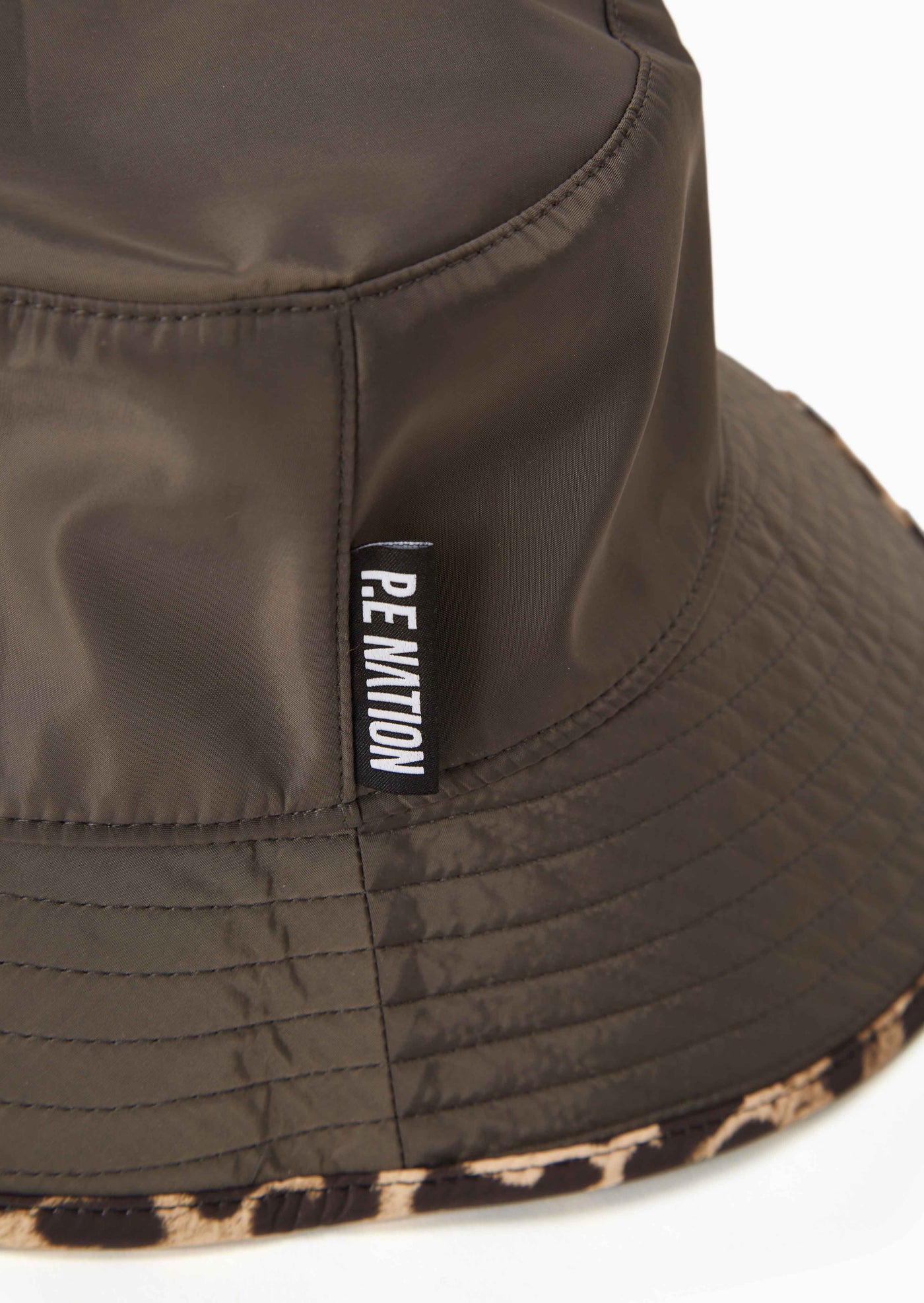 VALLEY BUCKET HAT IN ANIMAL/CHARCOAL