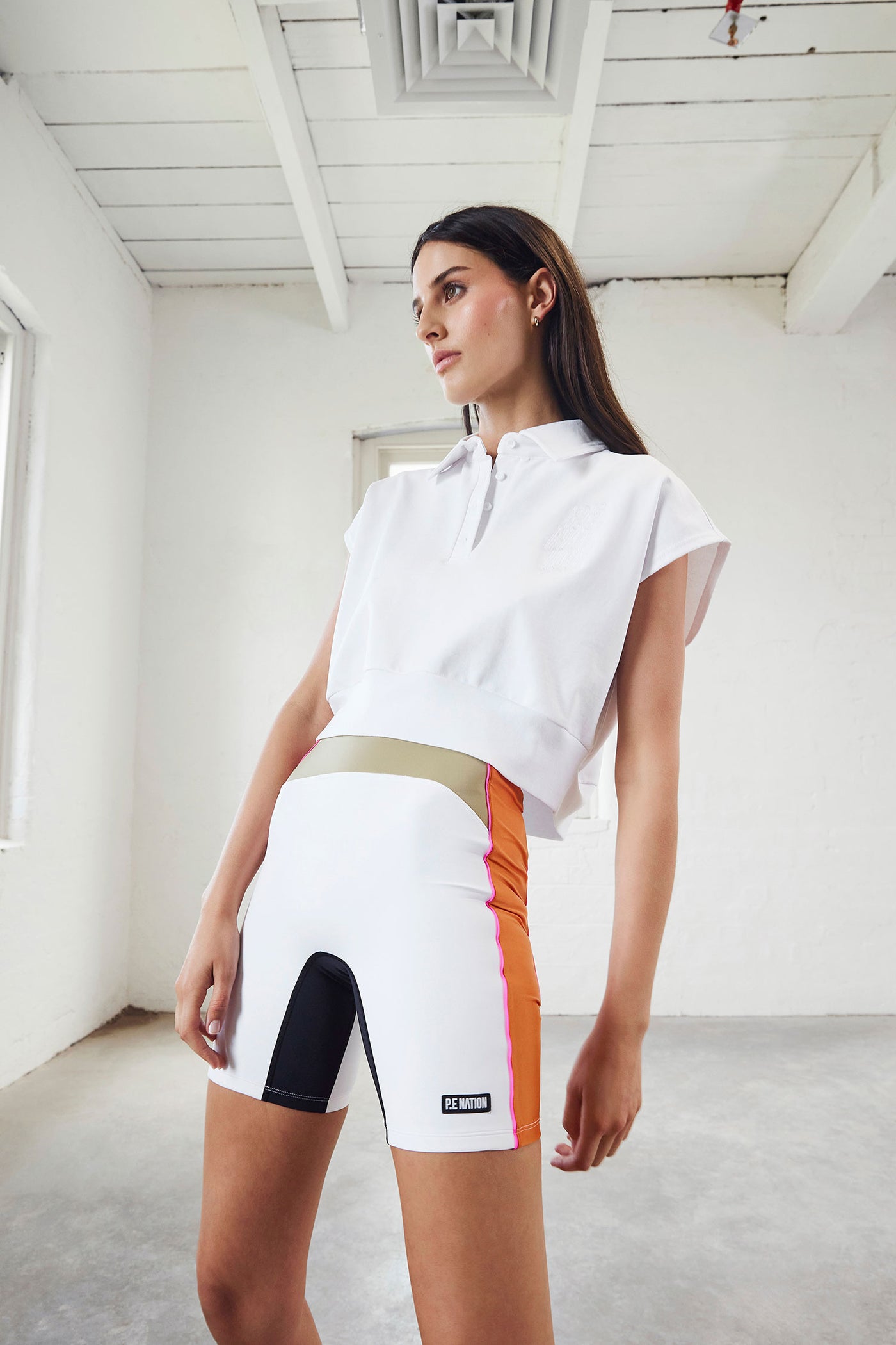 FOLLOW THROUGH TEE IN OPTIC WHITE