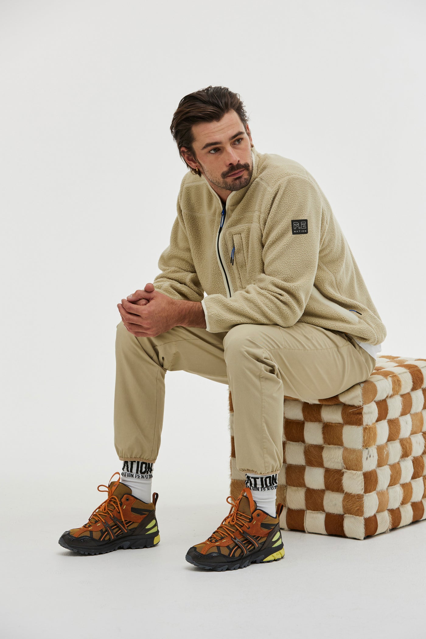 ADAPT JACKET IN PALE KHAKI